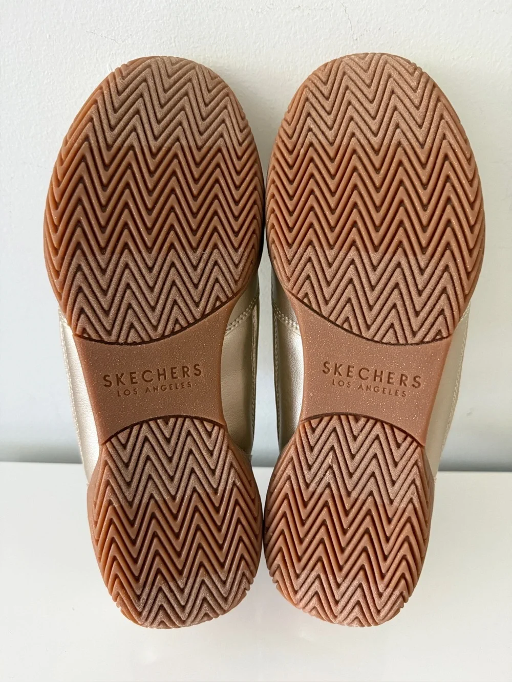 SKECHERS Street Los Angeles Memory Foam Slip-ins Gold Sneakers Shoes Size 9